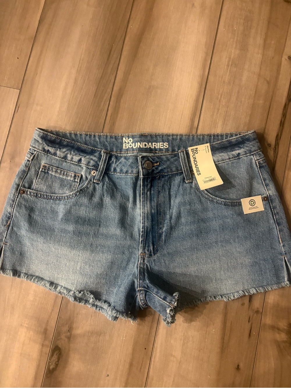 No Boundaries Medium Blue Denim Frayed Hem Shorts